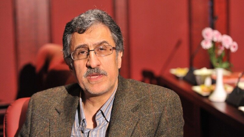 گلایه رییس اتاق تهران از بالا بودن قیمت کالاهای داخلی در مقایسه با ارز نیمایی